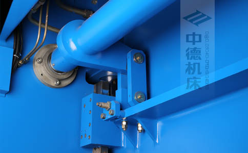 ZDPK-6325配有中德公司最新型扭軸同步裝置，強(qiáng)度高，能調(diào)節(jié)，專利技術(shù).jpg