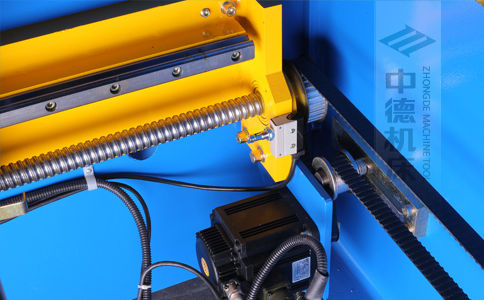 ZDPK-16032X軸配有滾珠絲桿及直線導軌，大功率伺服電機，鋼絲同步帶，能顯著提升X軸定位精度及速度 (2).jpg